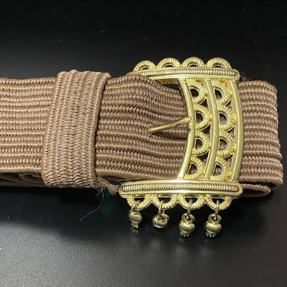 Vintage plus size XL Elegant women’s Gold Buckle stretchy Brown 2 inch wide Belt